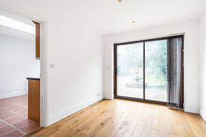 Dining room- click for photo gallery
